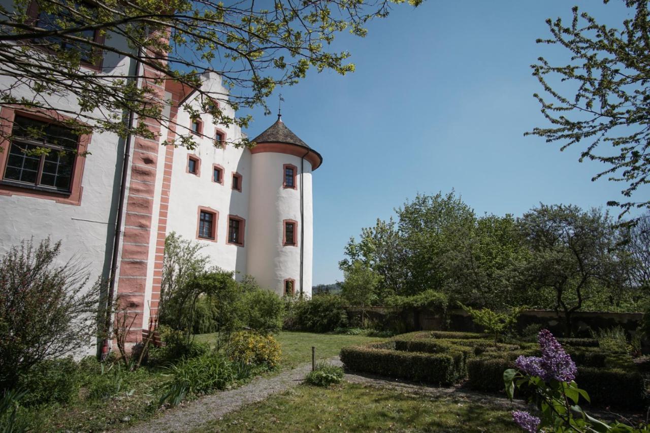Hotel & Tagungszentrum Schloss Hohenfels Hohenfels  エクステリア 写真