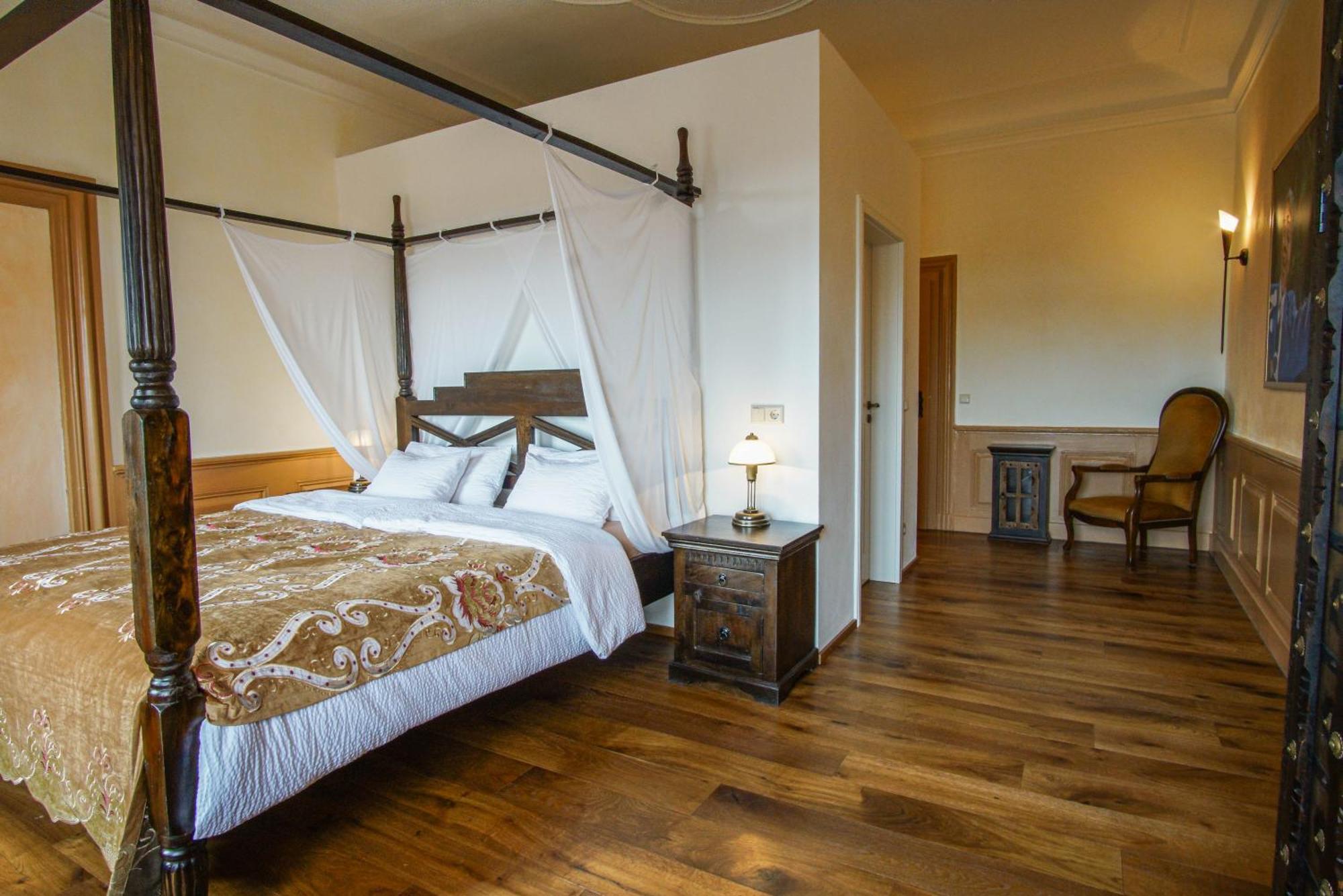 Hotel & Tagungszentrum Schloss Hohenfels Hohenfels  エクステリア 写真