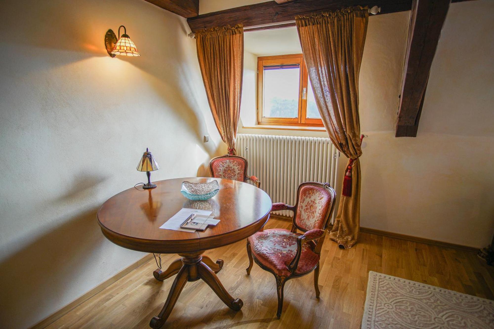 Hotel & Tagungszentrum Schloss Hohenfels Hohenfels  エクステリア 写真