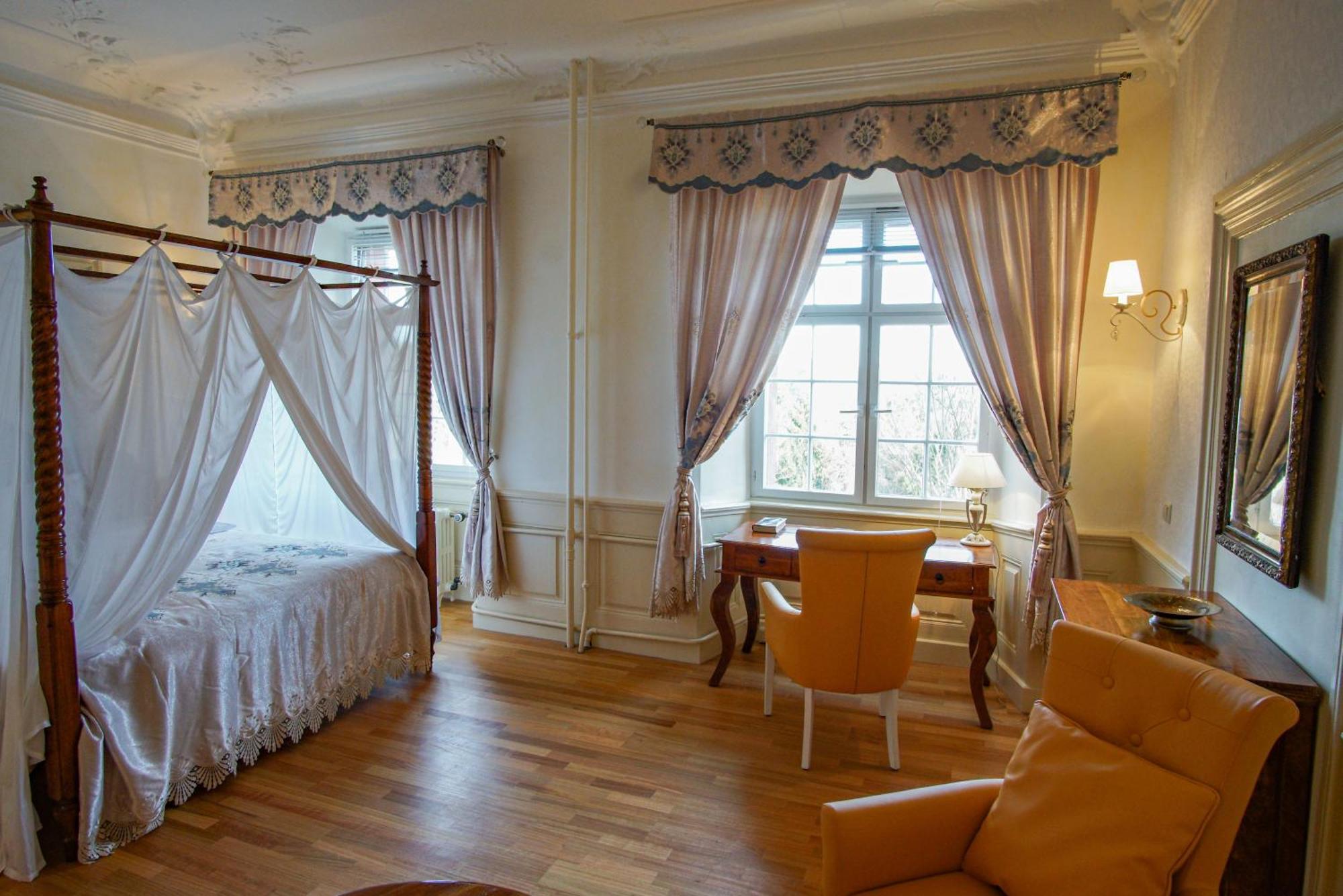 Hotel & Tagungszentrum Schloss Hohenfels Hohenfels  エクステリア 写真